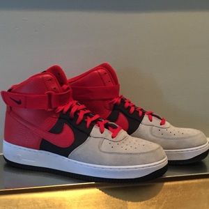 Nike Air Force 1 LV8 High Top in Mint Condition